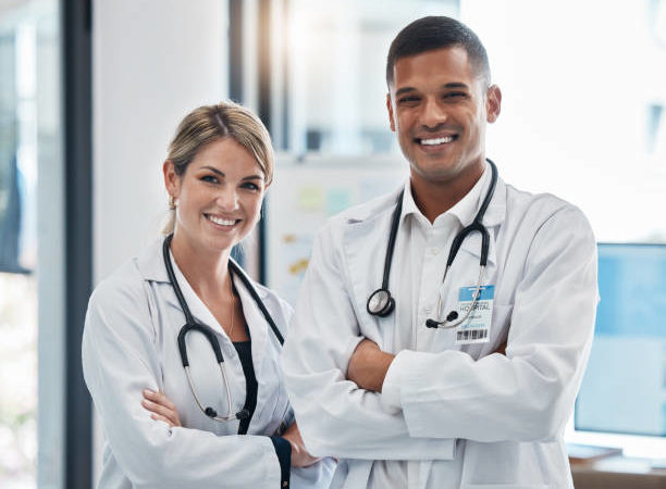 Comment Ajuster la Rémunération d’un Médecin Remplaçant selon la Durée