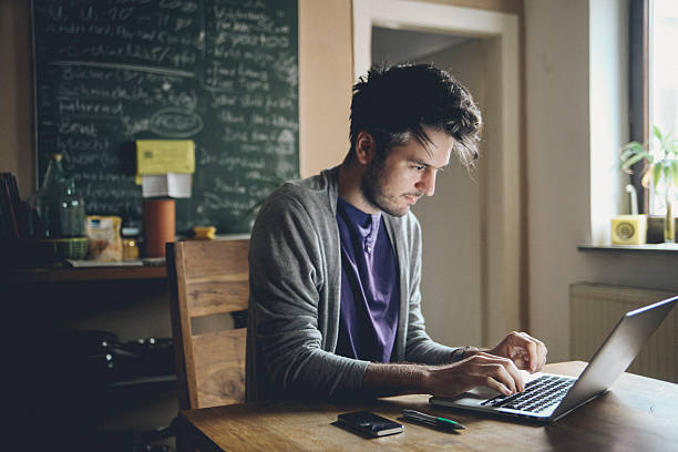 Comment Utiliser les Réseaux Sociaux pour Trouver et Contacter une Entreprise de Rénovation
