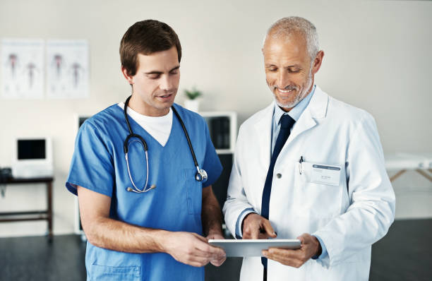 Comment Coordonner les Soins Entre un Médecin Titulaire et un Remplaçant