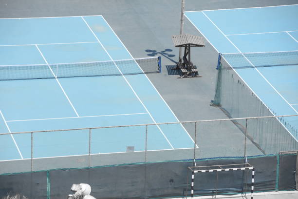 Quelle orientation idéale pour une construction court de tennis en béton poreux à Troyes ?