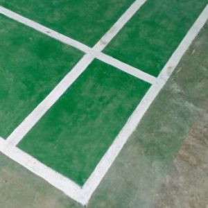 Quels sont les avantages des courts hybrides pour une construction court de tennis à Aix-en-Provence ?