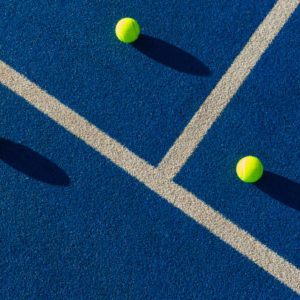 Quels sont les avantages d’une Construction court de tennis en gazon synthétique à saint raphael pour un hôtel ou une résidence de tourisme ?
